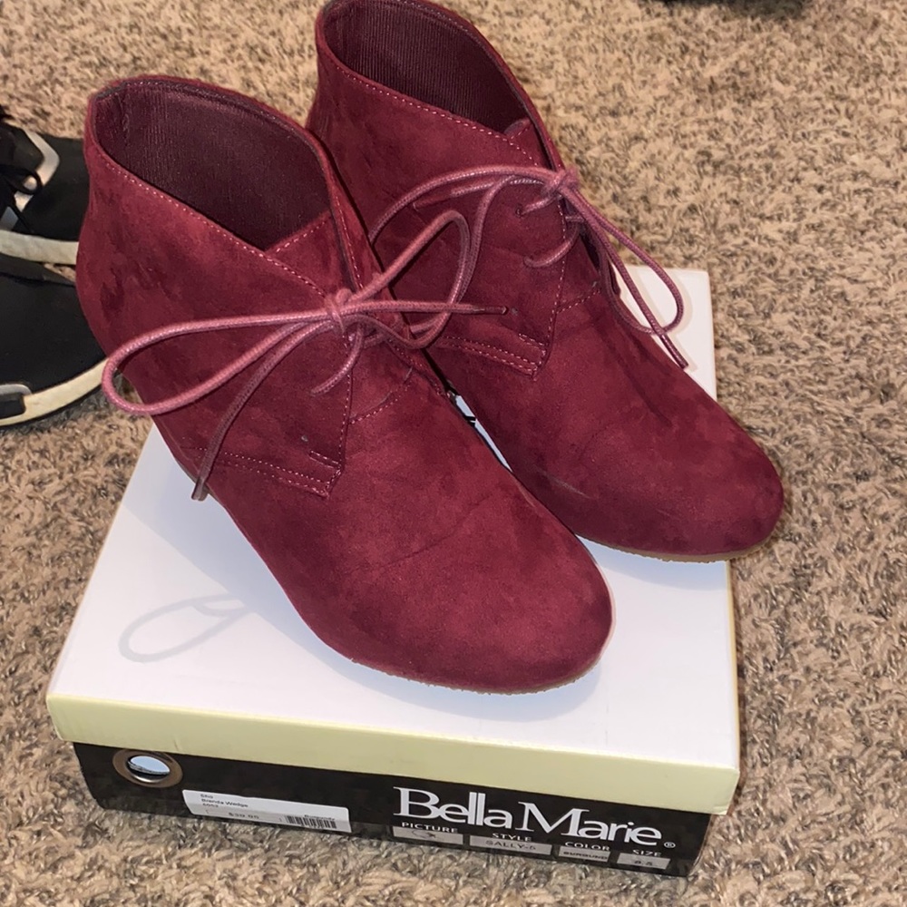 Bella Marie wedge Size 8.5